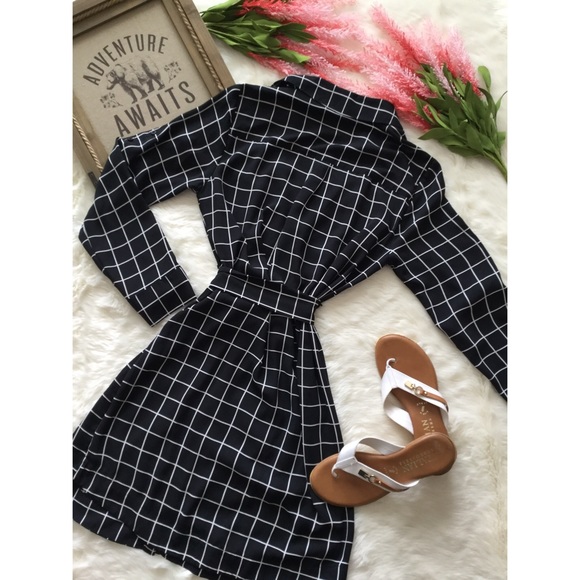 SOLD🚫Express Denali Grid Portofino Shirt Dress - Picture 2 of 8